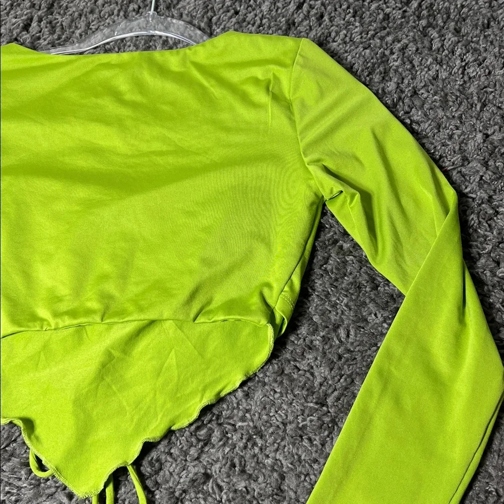 Princess Polly green ruched long sleeve crop top size 2